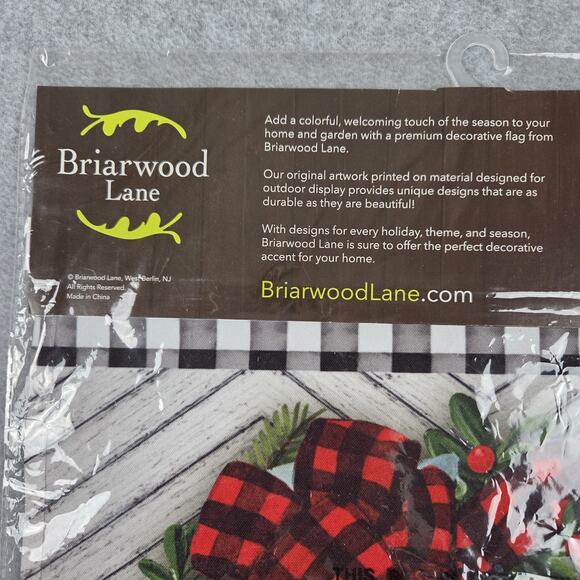 Briarwood Lane Winter Wreath Monogram Letter J Garden Flag NEW in Package - Picture 5 of 11